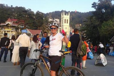 Excursión privada de día completo a Shimla en bicicleta Excursión privada de día completo a Shimla en bicicleta