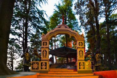 Experimente lo mejor de Shimla con un local: tour privado de 4 horas en automóvil AC Experimente lo mejor de Shimla con un local: tour privado de 4 horas en automóvil AC