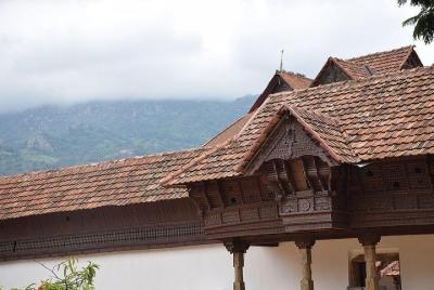 Explora el palacio de madera en Padmanabhapuram con almuerzo Explora el palacio de madera en Padmanabhapuram con almuerzo