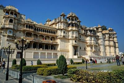 Excursión privada de día completo a Udaipur