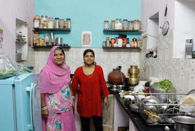 Experiencia gastronómica en el hogar privada: Pruebe una comida vegetariana de Rajasthani en una casa local de Udaipur