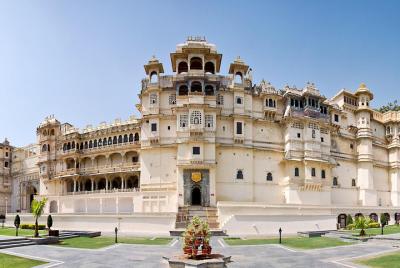 Tour privado por la ciudad de Udaipur que incluye el Palacio del Monzón