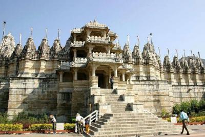 Ranakpur Jain Temple & Jungle Safari desde Udaipur y Drop Jodhpur