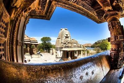 Visita guiada al templo Saas-Bahu y al templo Eklingji