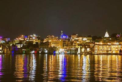 Recorrido nocturno a pie por Udaipur: exploración del mercado y del lago