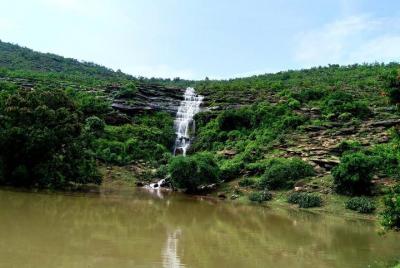 Excursión de un día a las cataratas de Rajdari y Devdari con traslados Excursión de un día a las cataratas de Rajdari y Devdari con traslados