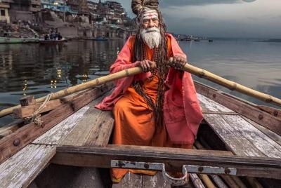 Tour privado personalizado: Varanasi Excursión y turismo a Sarnath con guía