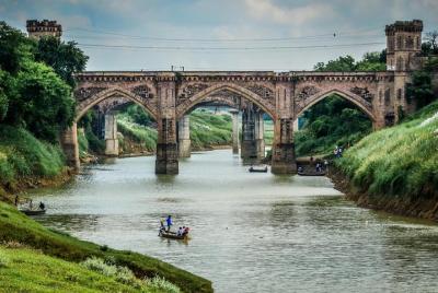 Excursión de la ciudad de Varanasi a Chunar Fort