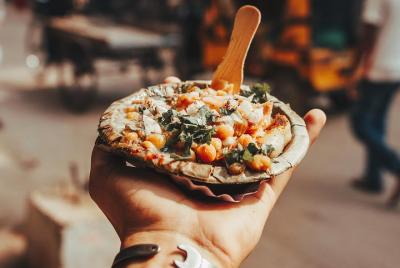 Disfrute de la comida en Varanasi: una visita guiada a pie por la comida