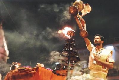 Tour espiritual en Varanasi-aarti, mercados y ghats Tour espiritual en Varanasi-aarti, mercados y ghats