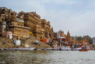 Tour privado de 4 días a Ayodhya Varanasi Prayagraj
