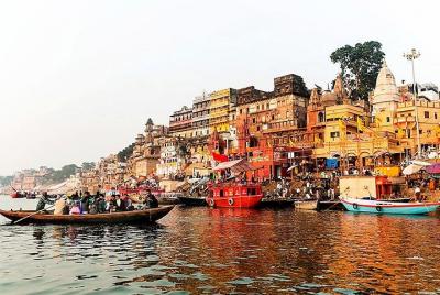 Tour privado de 5 horas en Varanasi al amanecer que incluye paseo en barco
