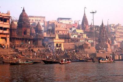 Tour privado de 3 días por la ciudad de Varanasi: paseo en rickshaw y barco con Ganga Aarti