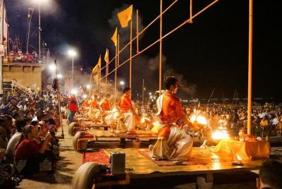 Tour de comida callejera con Evening Ganga Aarti Tour de comida callejera con Evening Ganga Aarti