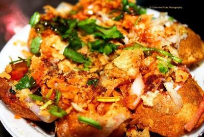 Desde Varanasi: tour de comida callejera con Evening Ganga Aarti