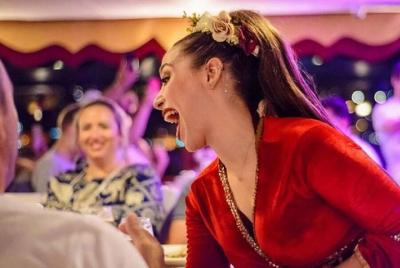 Cena crucero por el Bósforo con bailes tradicionales turcos Cena crucero por el Bósforo con bailes tradicionales turcos