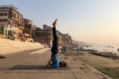 CLASE DE YOGA INDIVIDUAL - PRINCIPIANTE / AVANZADO Sunrise Yoga con Ayush en Varanasi