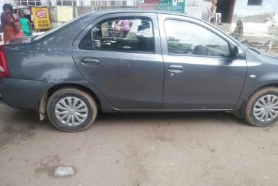 Recogida en el aeropuerto y traslado desde el aeropuerto de Varanasi al hotel