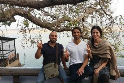 Tour al amanecer en Varanasi con un local con Ganga Aarti y paseo en bote gratis