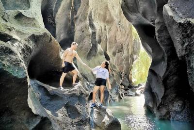 Visita guiada privada de Ubud: Cañón escondido - Parque Balitofia - Playa - WiFi gratuito Visita guiada privada de Ubud: Cañón escondido - Parque Balitofia - Playa - WiFi gratuito