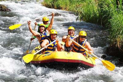 Bali Rafting en el agua blanca y Zip Line Adventure Bali Rafting en el agua blanca y Zip Line Adventure