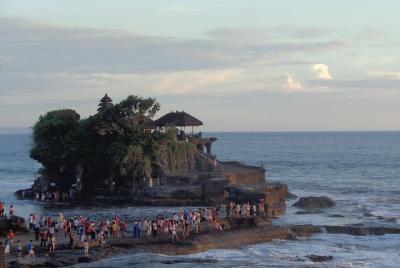 Atardecer en Tanah Lot Temple and Spa Tour Atardecer en Tanah Lot Temple and Spa Tour