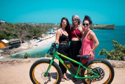 Uluwatu Temple Balangan Beach E-Bike Tour de medio día
