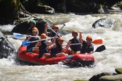2 horas de rafting en el río en Ubud 2 horas de rafting en el río en Ubud