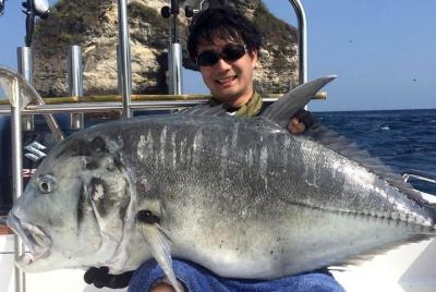 Pesca de coral de medio día