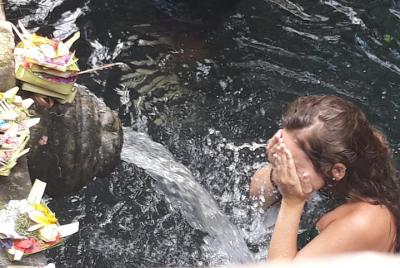 Visita privada a la cascada de aguas termales de Ubud Tirta Empul: wifi gratis Visita privada a la cascada de aguas termales de Ubud Tirta Empul: wifi gratis