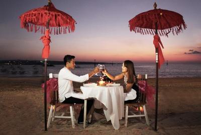 Cena romántica en el restaurante y bar Oceana