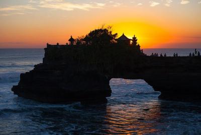 Excursión privada de día completo al templo de Tanah Lot con una 