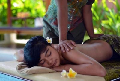 Cena de sanación de lavanda de Bali