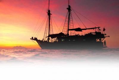 Tour privado 4 días 3 noches Komodo en bote, cascada y cueva Rangko Tour privado 4 días 3 noches Komodo en bote, cascada y cueva Rangko
