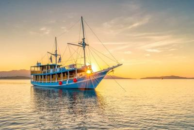 Viaje en bote privado Komodo 2 o más persona por 3 días 2 noches, Kelor, Rinca ... Viaje en bote privado Komodo 2 o más persona por 3 días 2 noches, Kelor, Rinca ...