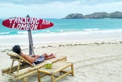 Tour privado de Lombok: pueblo de Sasak y descubrimiento de playas Tour privado de Lombok: pueblo de Sasak y descubrimiento de playas