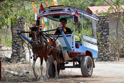Senderos Sasak y paseos en carritos de caballos