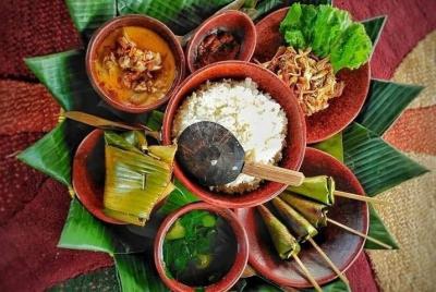 Excursión privada de día completo a la aldea de Lombok en bicicleta con almuerzo