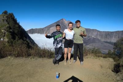 Rinjani Trekking Trekking de 1 día Al borde a través de senaru 2,642m