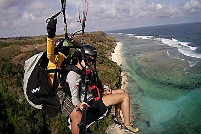 ¡El mejor parapente en Bali y el templo de Uluwatu con tour privado! ¡El mejor parapente en Bali y el templo de Uluwatu con tour privado!