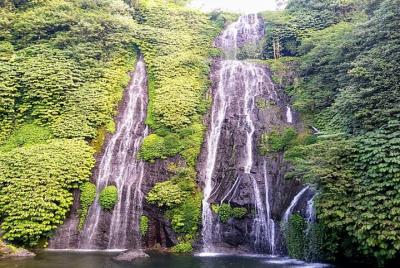 Tour privado especial Bayumala Waterfall-Bedugul-Rice Terrace-Tanah Lot Temple Tour privado especial Bayumala Waterfall-Bedugul-Rice Terrace-Tanah Lot Temple