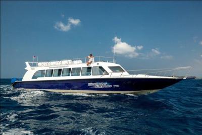 Transferencia de barco de Blue Water Express desde Serangan o Padang Bai a Lombok o viceversa Transferencia de barco de Blue Water Express desde Serangan o Padang Bai a Lombok o viceversa