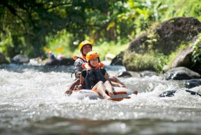 Excursión privada de día completo en el río Ayung Tubing, almuerzo, templo de Goa Gajah, turismo rural Excursión privada de día completo en el río Ayung Tubing, almuerzo, templo de Goa Gajah, turismo rural