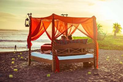 Picnic en la cama en la playa en Canggu Picnic en la cama en la playa en Canggu