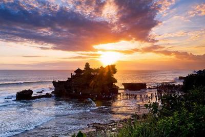 Alquiler de coches de medio día en Bali - Tanah Lot Sunset Tour Alquiler de coches de medio día en Bali - Tanah Lot Sunset Tour