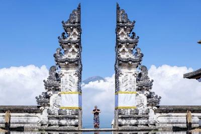 Alquiler de coche de día completo en Bali: tour por las puertas del cielo en Bali Alquiler de coche de día completo en Bali: tour por las puertas del cielo en Bali