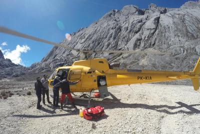 Viaje de escalada a la pirámide de Carstensz Viaje de escalada a la pirámide de Carstensz