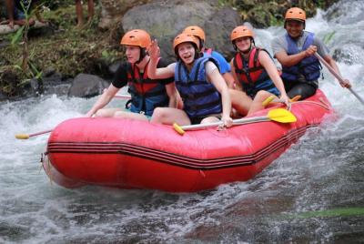El rafting más largo de Bali en el río Telaga Waja El rafting más largo de Bali en el río Telaga Waja