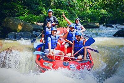 Aventura de rafting de medio día en el río Ayung Aventura de rafting de medio día en el río Ayung