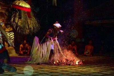 Bali Kecak Fire Dance Ticket incluye transporte Bali Kecak Fire Dance Ticket incluye transporte